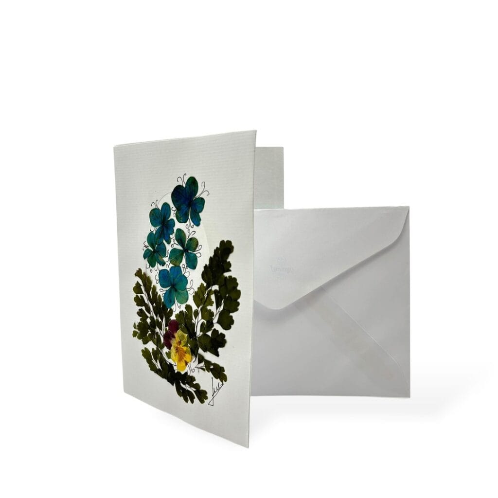 Carta de presente artesanal grande com flores naturais